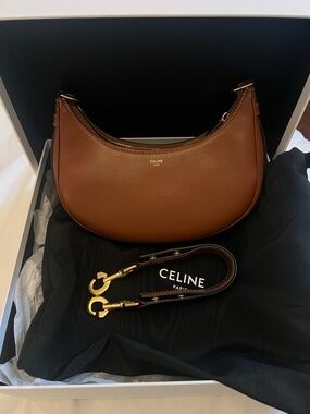 Celina Ava Smooth Shoulder Bag